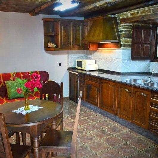Casa Freixe Apartamentos Rurales 圣埃乌拉利亚德奥斯科斯 外观 照片