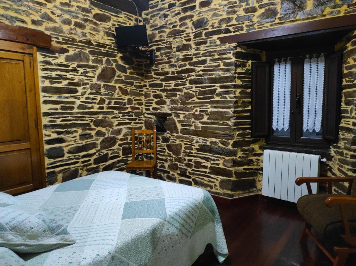 Casa Freixe Apartamentos Rurales 圣埃乌拉利亚德奥斯科斯 外观 照片