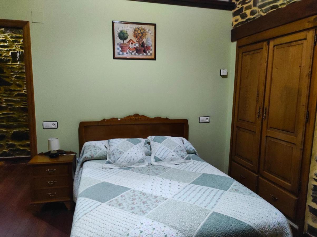 Casa Freixe Apartamentos Rurales 圣埃乌拉利亚德奥斯科斯 外观 照片