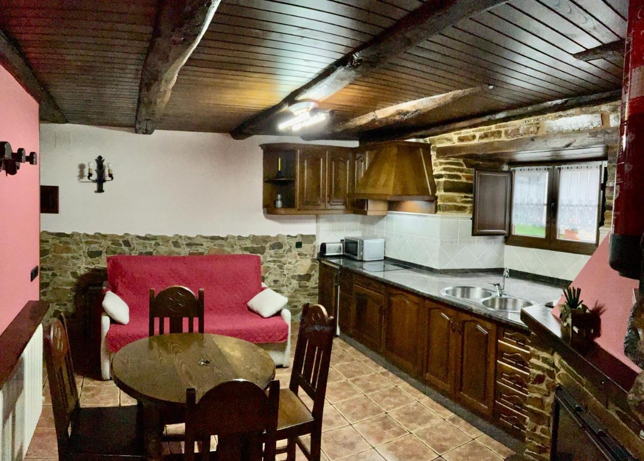 Casa Freixe Apartamentos Rurales 圣埃乌拉利亚德奥斯科斯 外观 照片