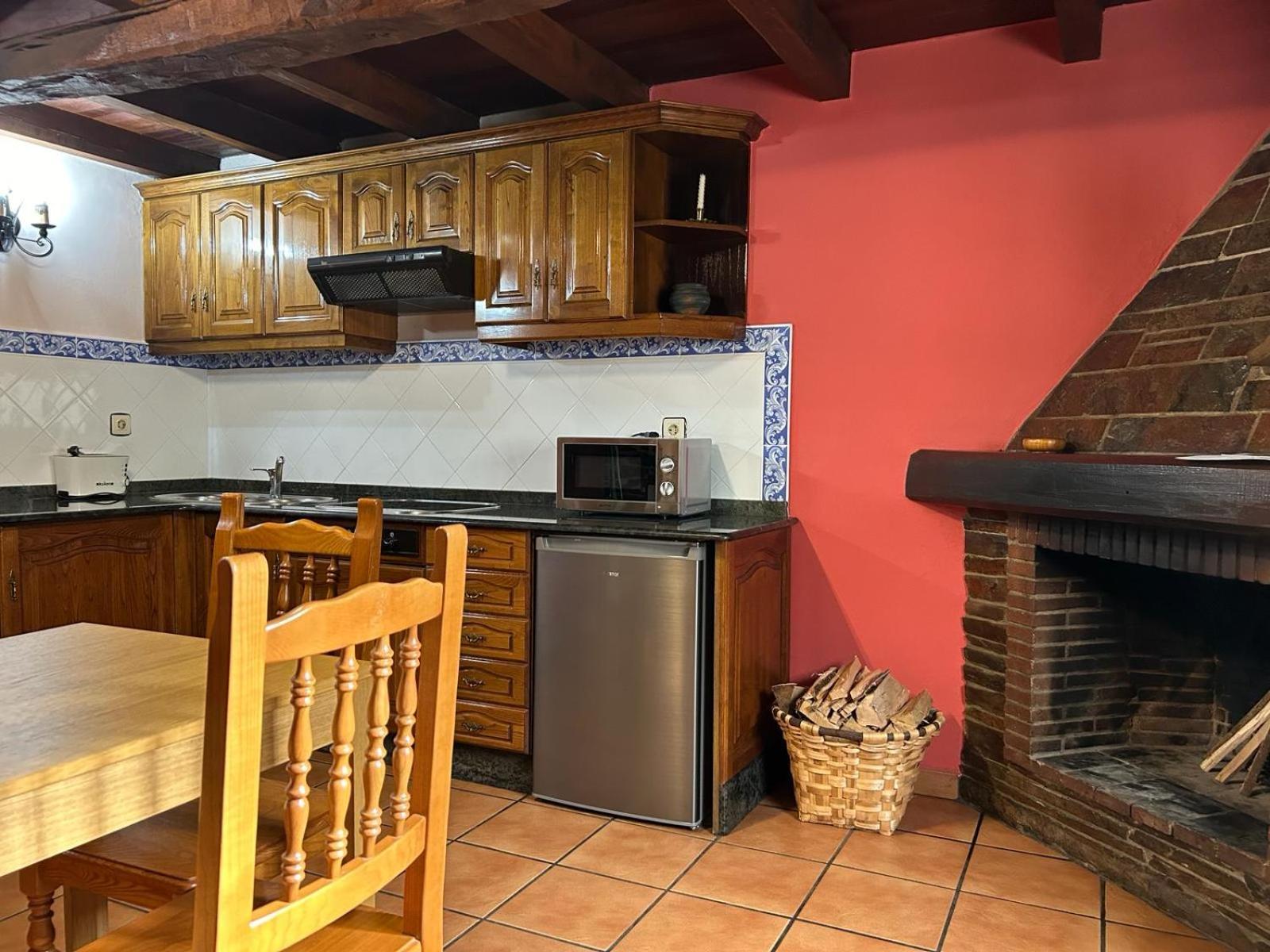 Casa Freixe Apartamentos Rurales 圣埃乌拉利亚德奥斯科斯 外观 照片